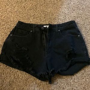 Forever 21 , size 27 (US) shorts. never worn.